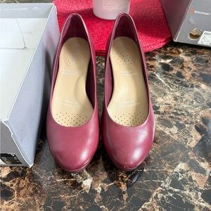Rockport Women's Maroon Heels